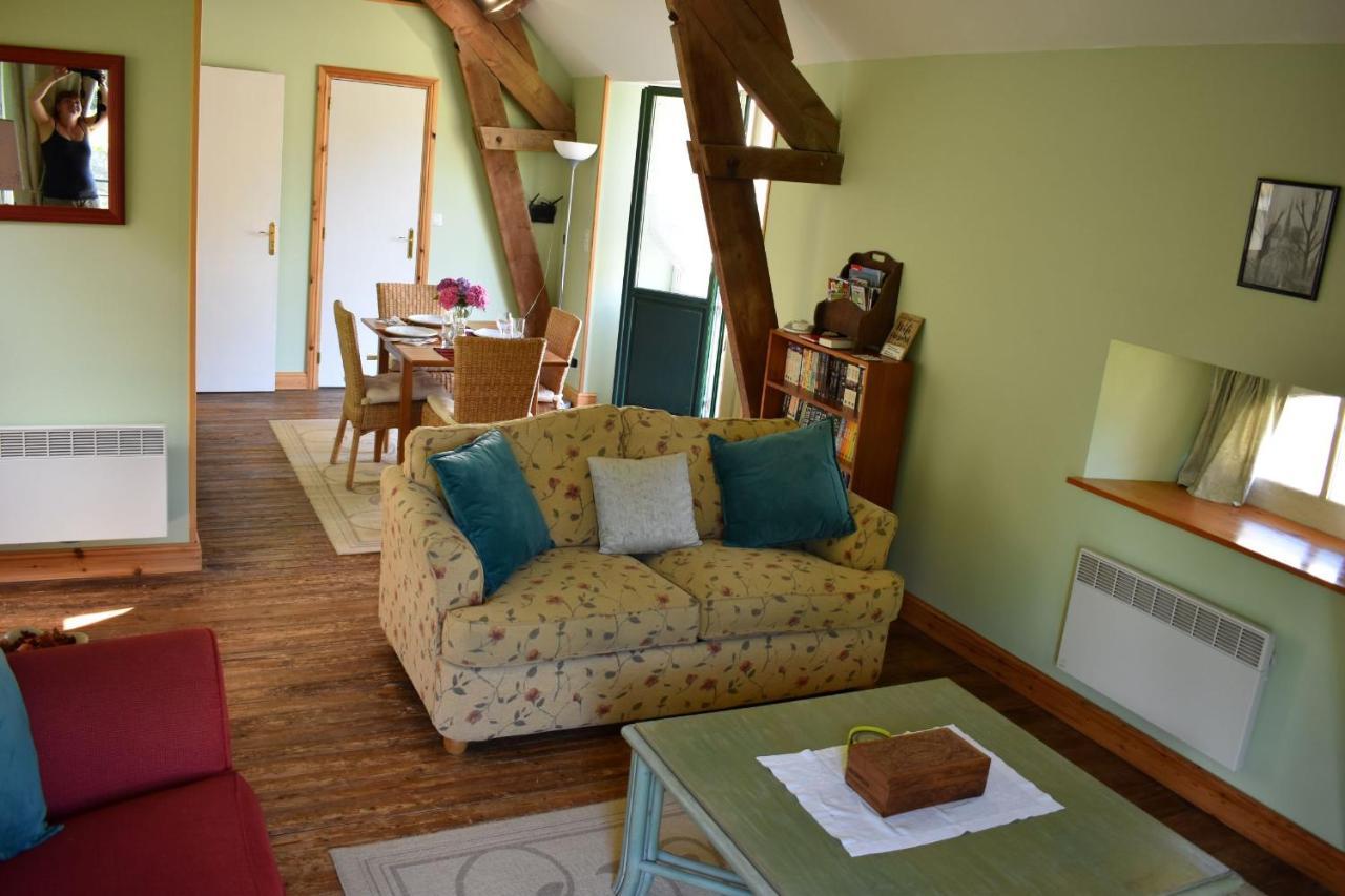 Gites In Le Neufbourg -Mortain Bagian luar foto