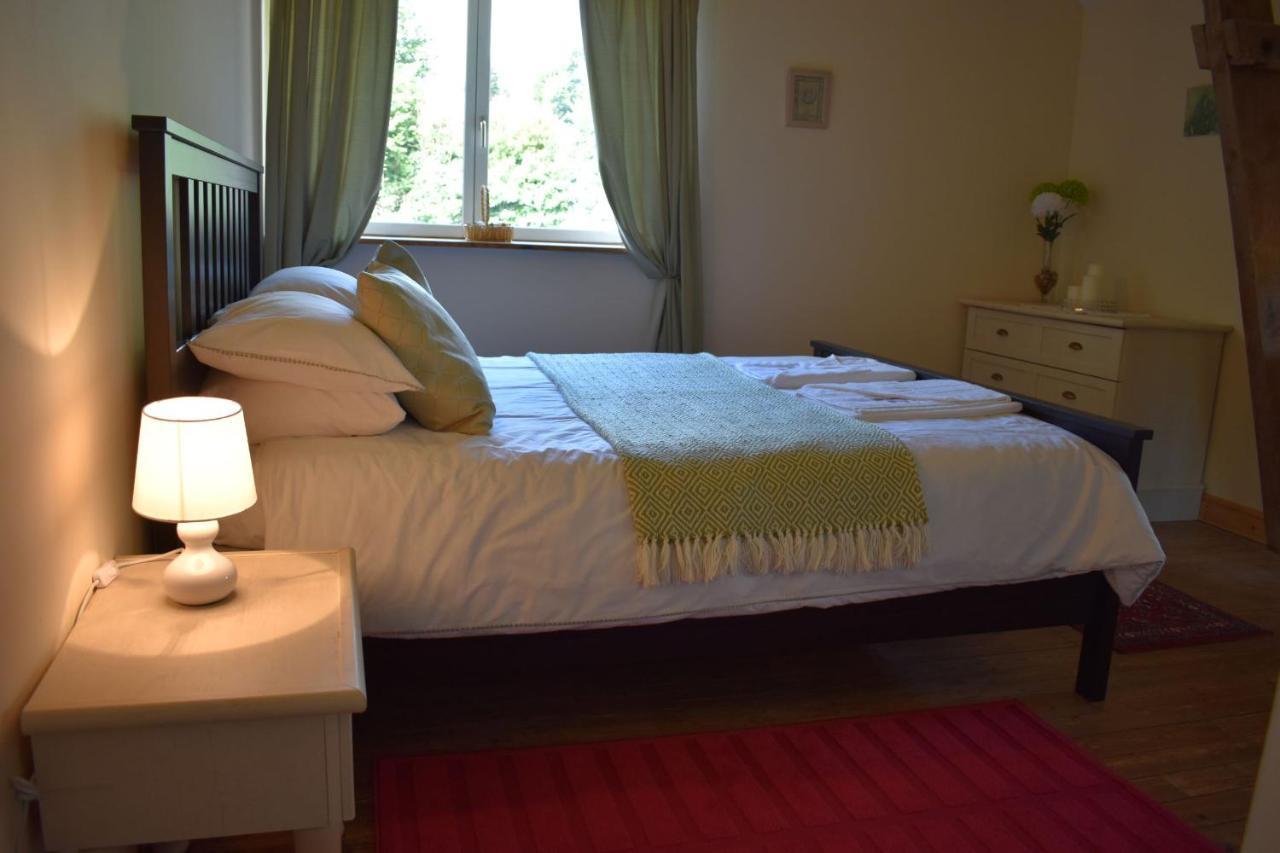 Gites In Le Neufbourg -Mortain Bagian luar foto