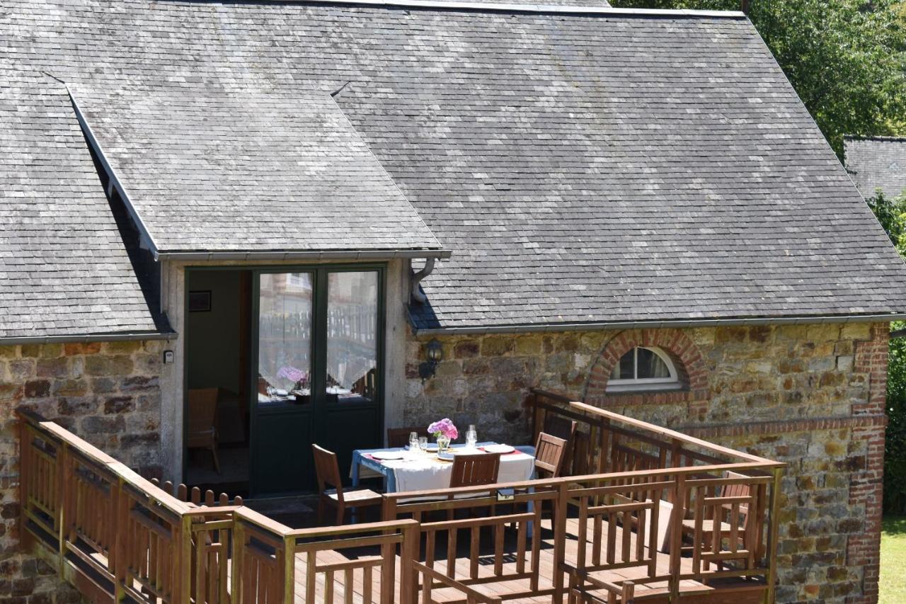 Gites In Le Neufbourg -Mortain Bagian luar foto