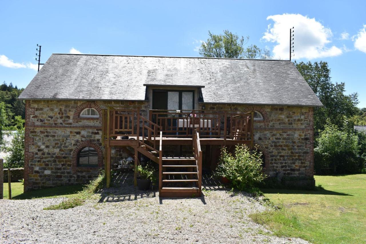 Gites In Le Neufbourg -Mortain Bagian luar foto