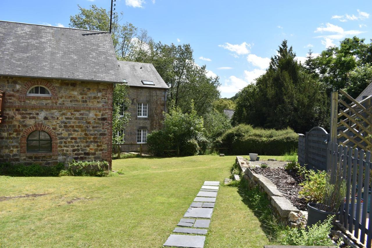 Gites In Le Neufbourg -Mortain Bagian luar foto