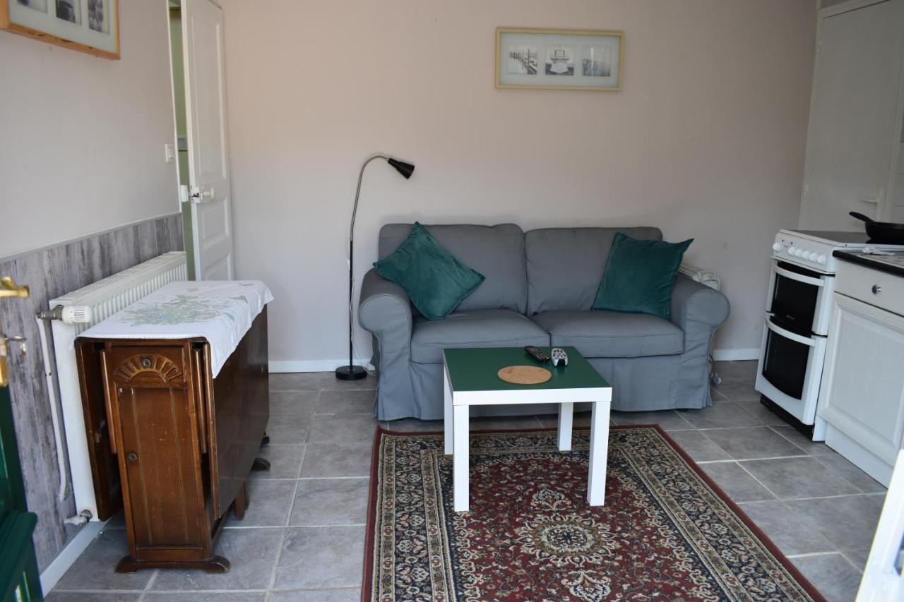 Gites In Le Neufbourg -Mortain Bagian luar foto